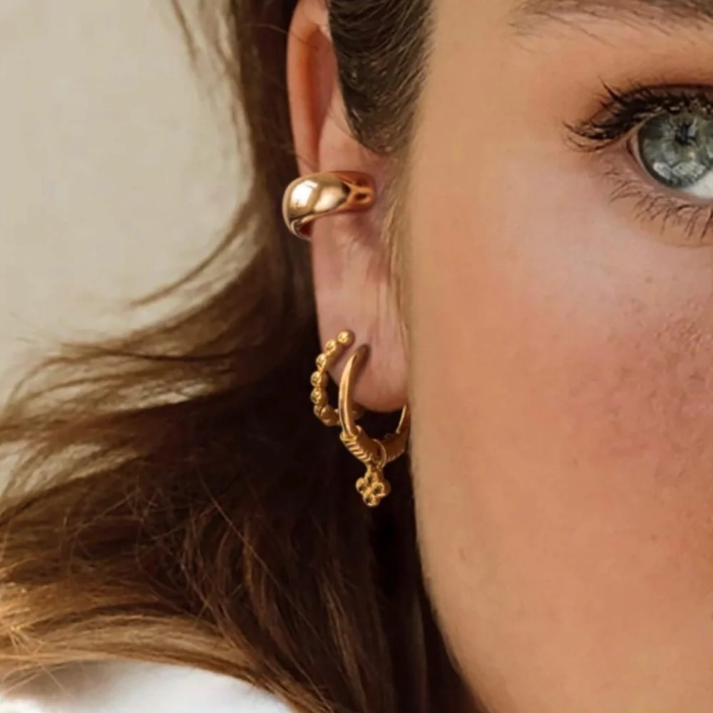 New 18k gold scalloped 12mm huggies. 18k gold filled. - Picture 2 of 3